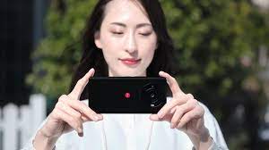 Leica dan Xiaomi Pasarkan Smartphone Leitz Phone 3